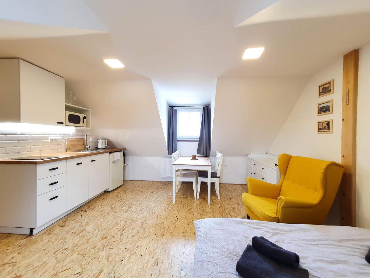 Apartmany U Muzea Горни-Блатна Экстерьер фото