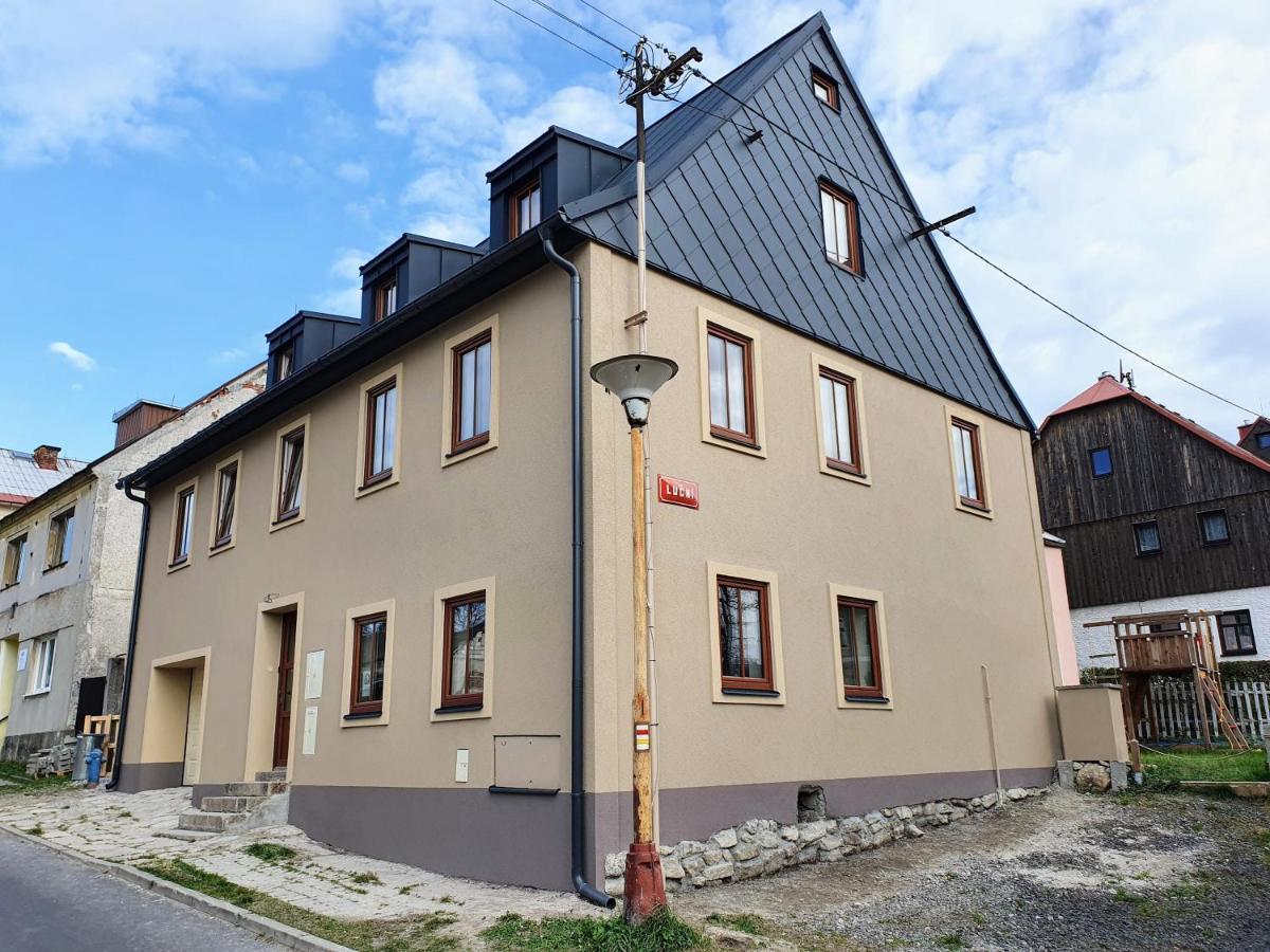 Apartmany U Muzea Горни-Блатна Экстерьер фото